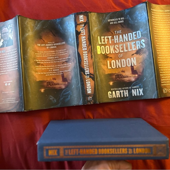 “The Left-Handed Book Sellers of London” Book written by:Garth Nix - Picture 10 of 16